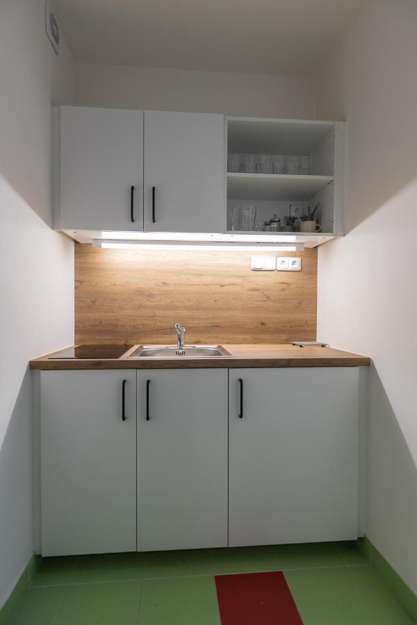 Capsule Hostel Andel Centre Spirit Praha Bagian luar foto