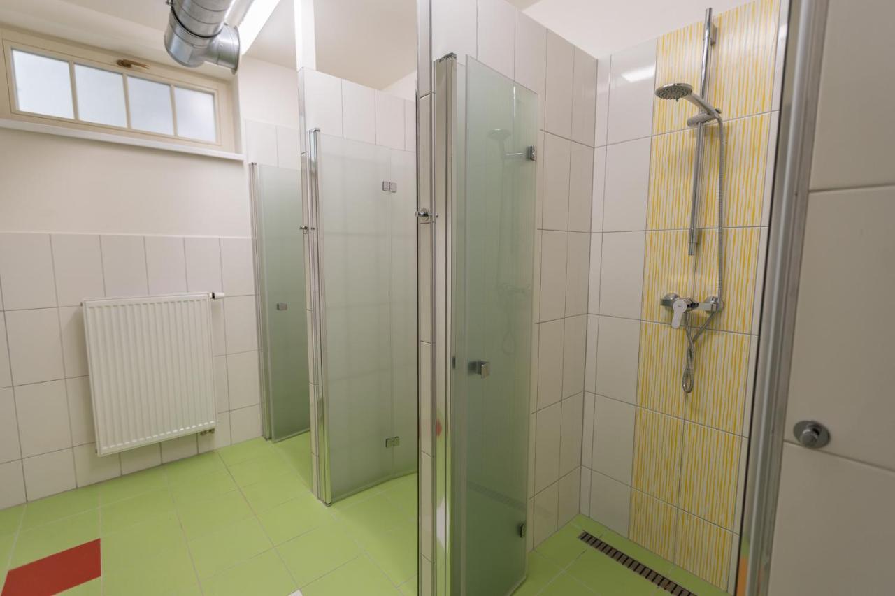 Capsule Hostel Andel Centre Spirit Praha Bagian luar foto