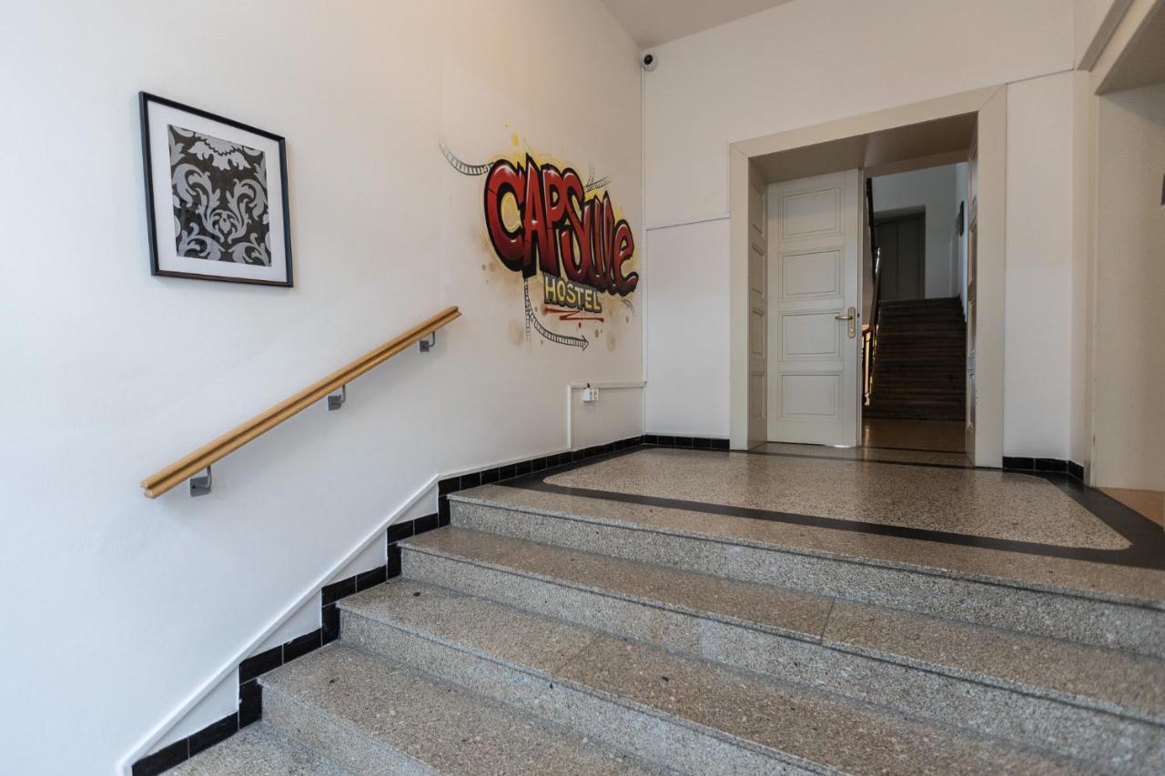 Capsule Hostel Andel Centre Spirit Praha Bagian luar foto